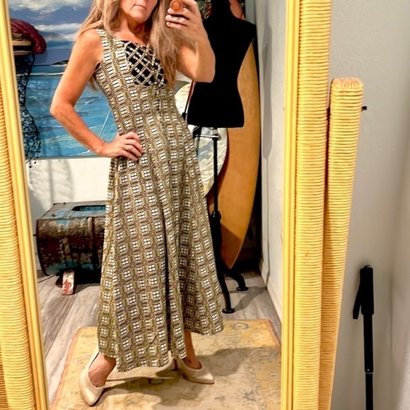 Absolutely Perfect Geo-Design Midi Dress, Twirlable & So Unique, Size XS - Picture 3 of 8